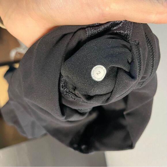 Lululemon Align Super High-Rise Crop *Crushed Velvet
Black - Picture 10 of 10